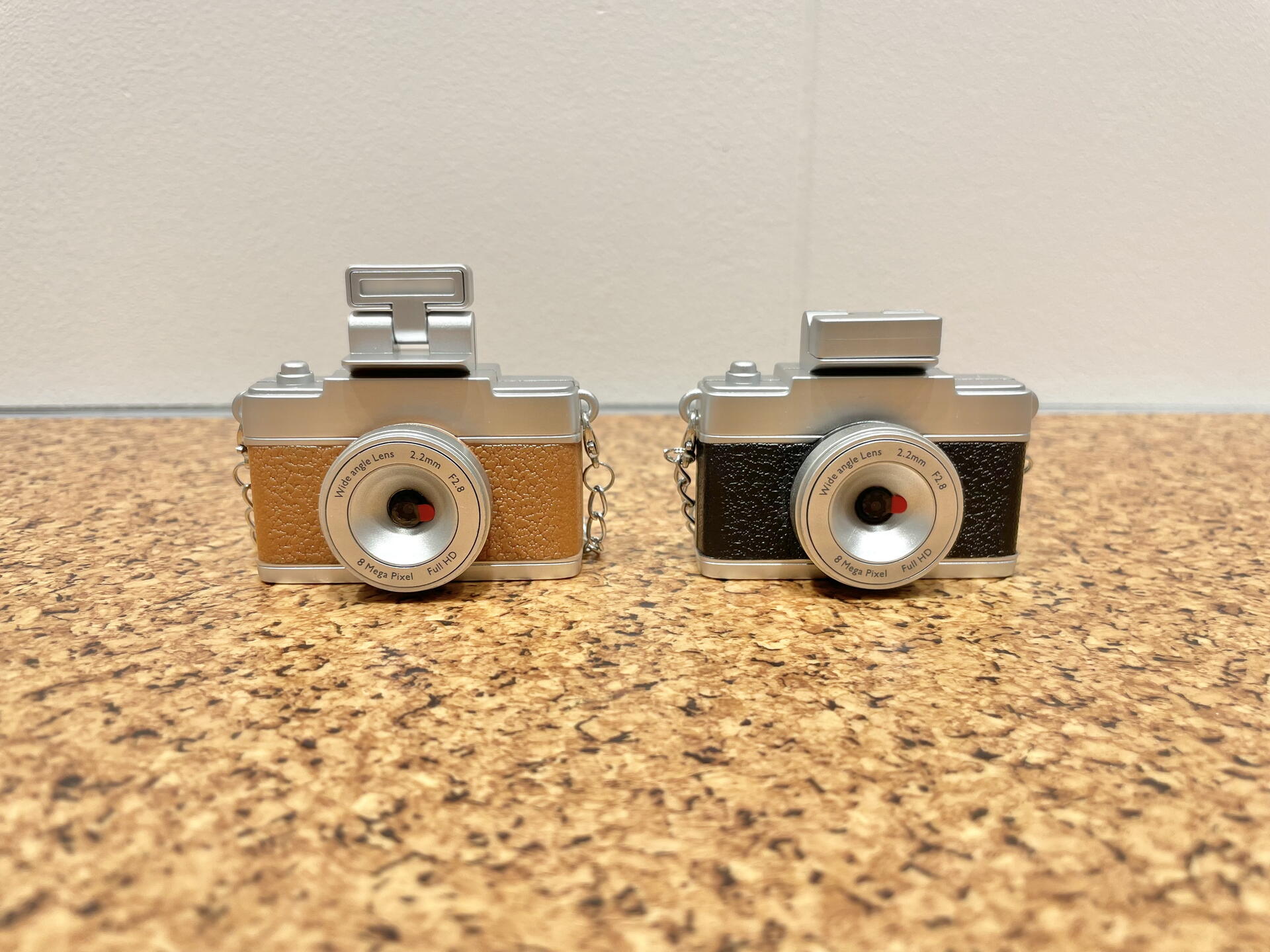 NEW】人気トイカメラ新色入荷！｜3COINS＋plus（スリーコインズプラス