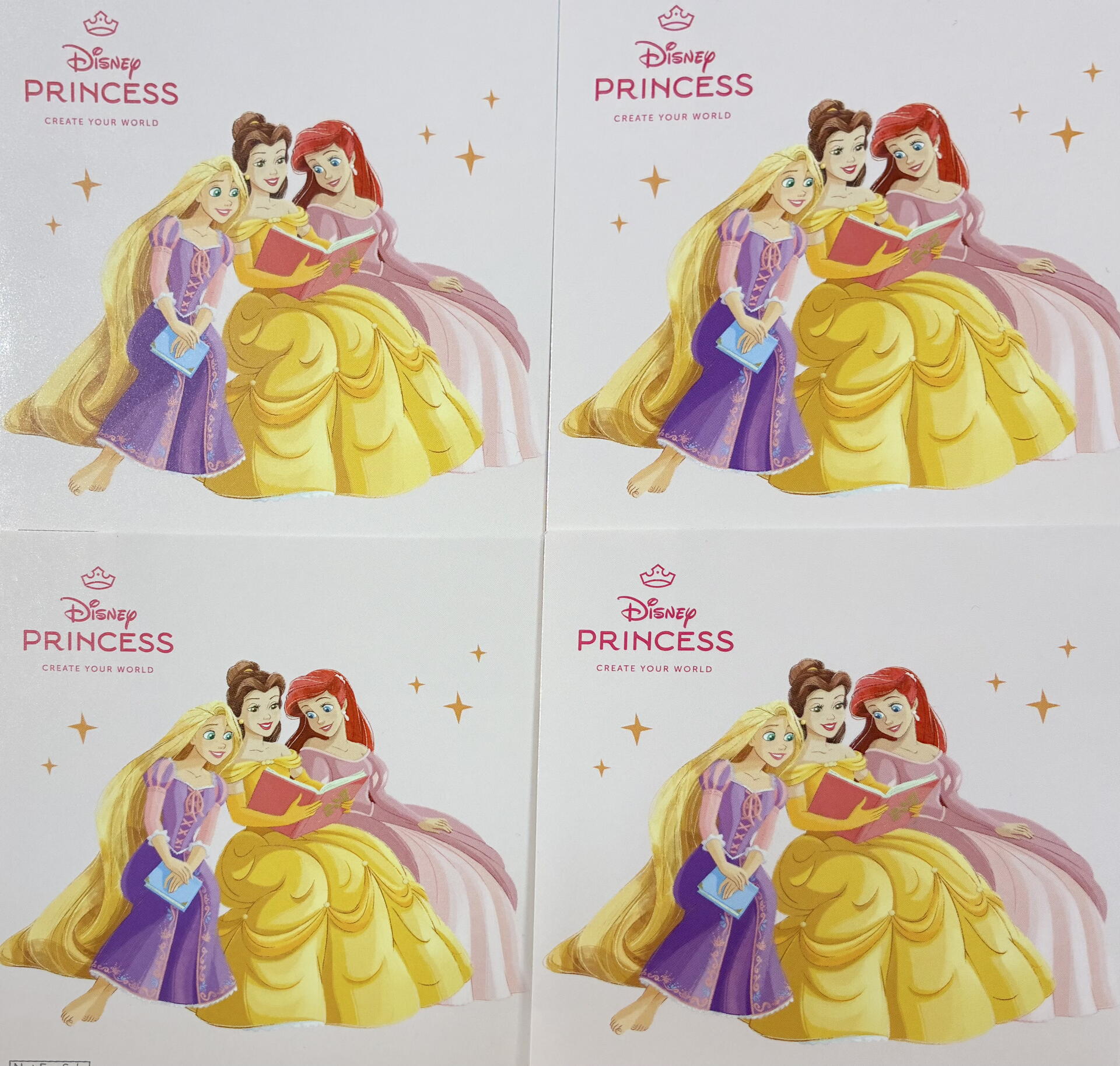 DISNEYプリンセス1足お買い上げの方にスッテッカー1枚プレゼント