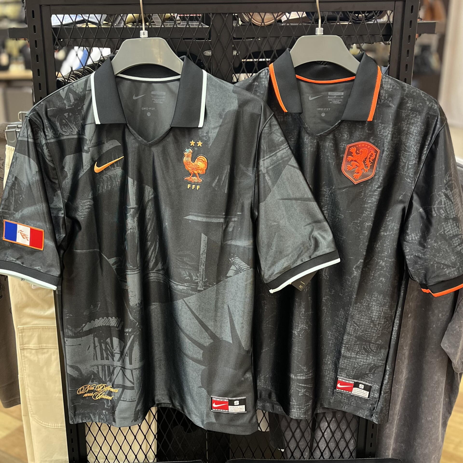 EVOLUTION MOUNTAIN アーマー五徳　未開封新品 NEW】NIKE apparel｜ABCマート｜ショップニュース｜ゆめタウン光の森