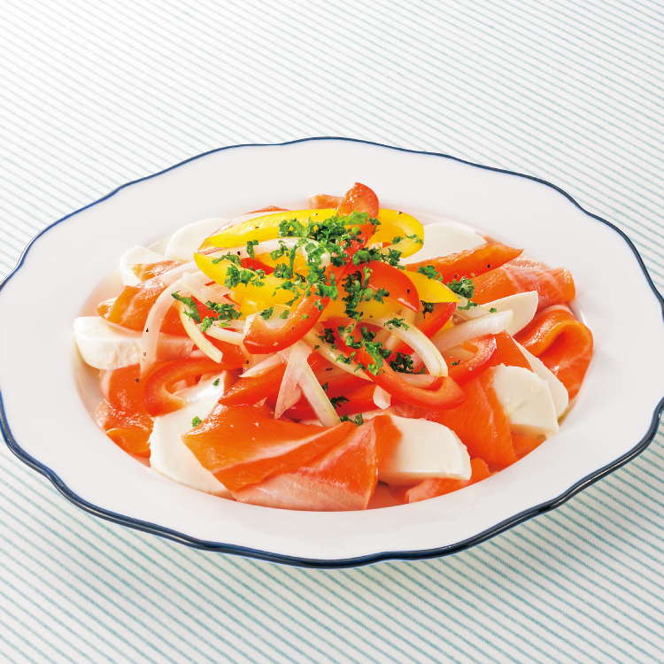 鮭とチーズと鮮やかな野菜のマリネ