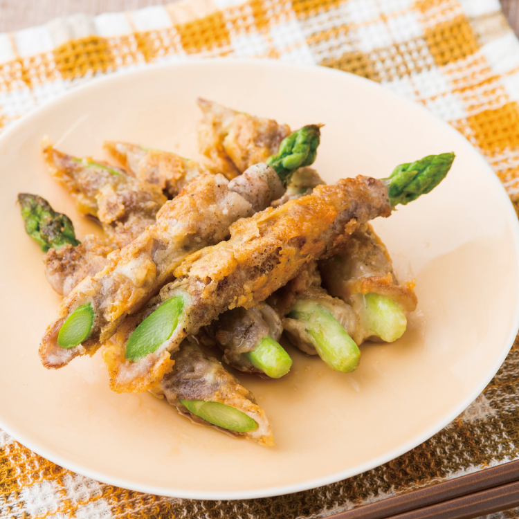 グリーンアスパラとチーズのポン酢肉巻き