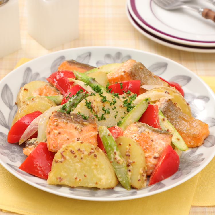 鮭と新じゃがいものジャーマンポテト風