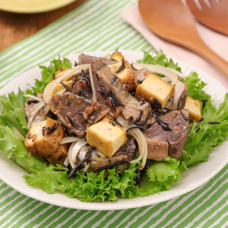 かつおのたたきとひじきの梅マリネサラダ