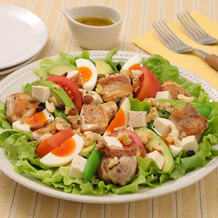 ボリューム◎グリルチキンのパワーサラダ
