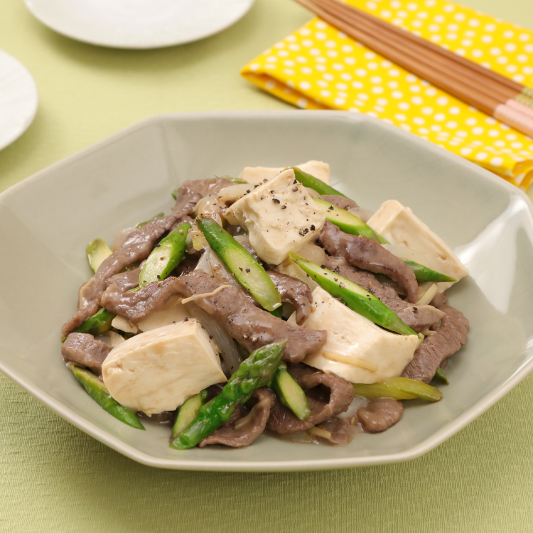 豆腐でかさ増し☆牛肉とアスパラの旨塩炒め