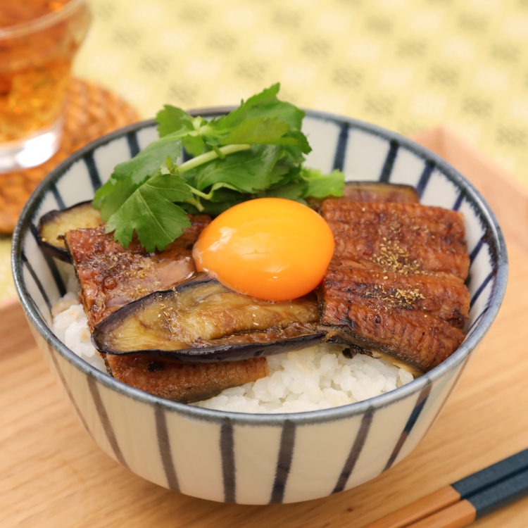 うなぎとナスのてり玉丼