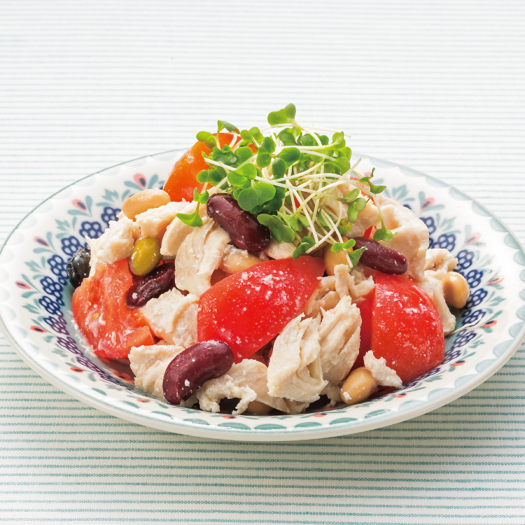 ヨーグルト蒸し鶏のサラダ