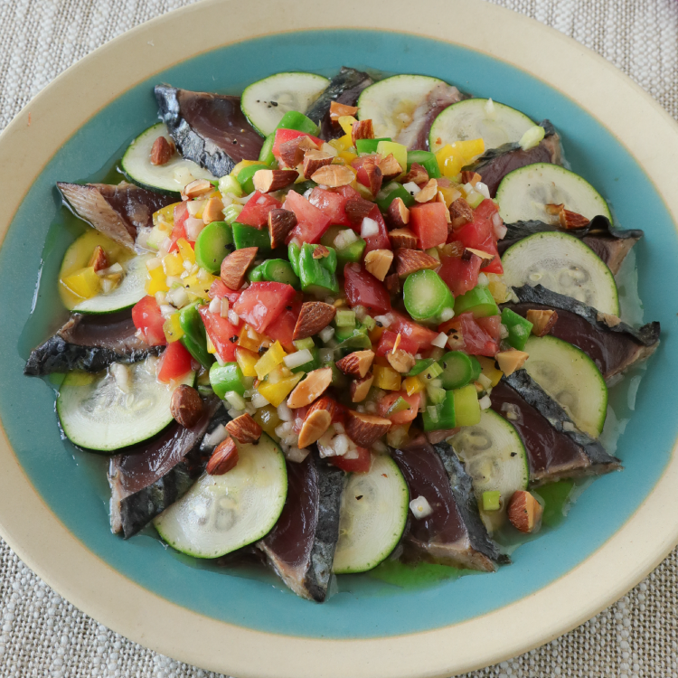 かつおとズッキーニのサルサカルパッチョ