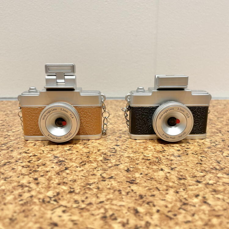 NEW】人気トイカメラ新色入荷！｜3COINS＋plus（スリーコインズプラス