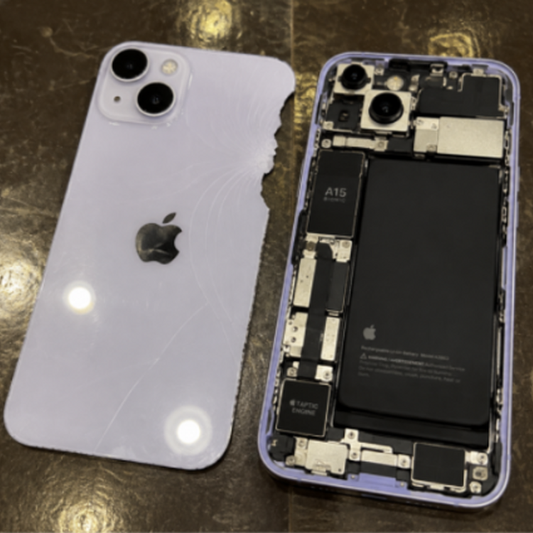 iPhone14　背面ガラス割れ