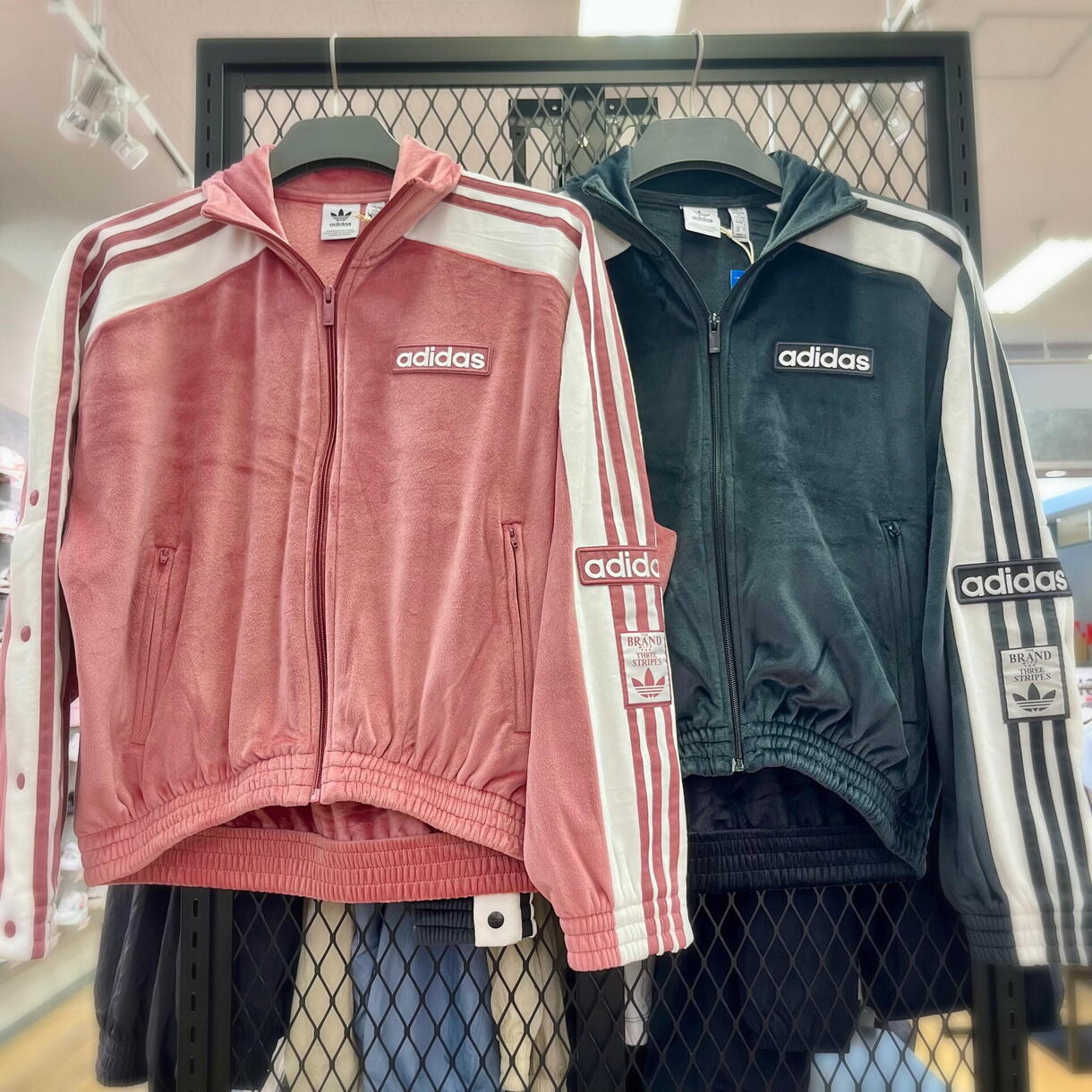 ADIDAS Sサイズ アディブレイク ベロア トラックトップ KD1655 org.jpg