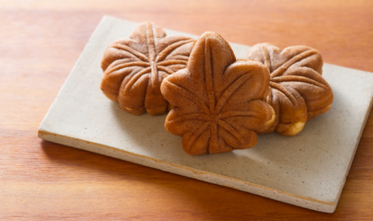 平安堂梅坪　もみじ饅頭詰合せの写真