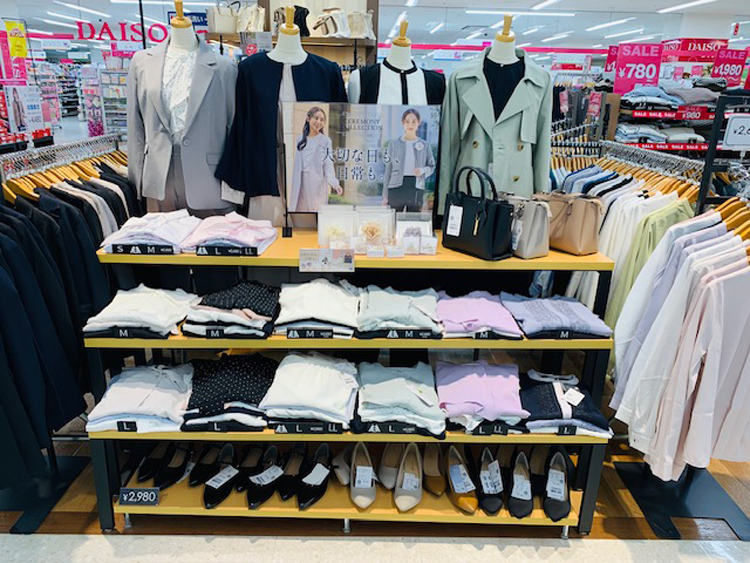 ハニーズ　セレモニーコレクション売場の写真