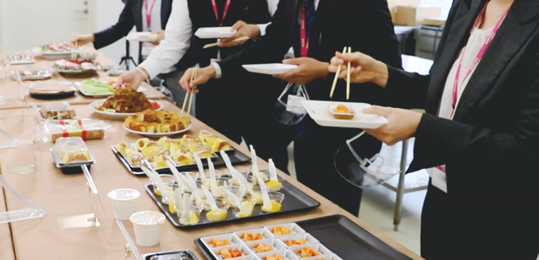 その中から本当に「旨い商品」を審査